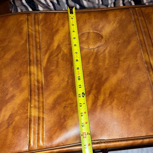 Vintage 60s-70s Brown Leather Carry All Suitcase (can bundle with smaller one) - Picture 14 of 14